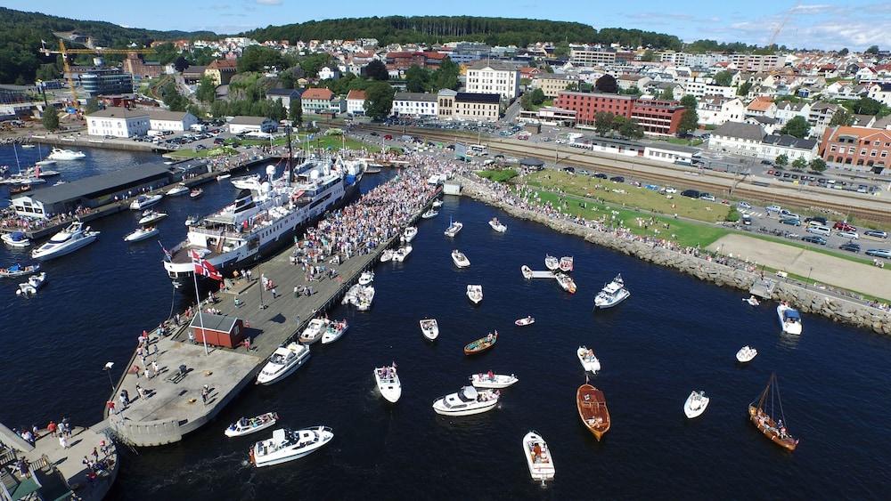 Quality Hotel Grand Larvik Exterior photo