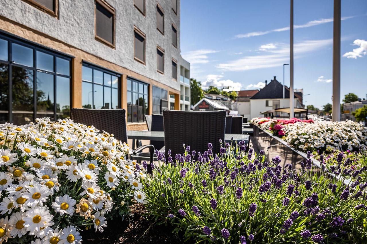 Quality Hotel Grand Larvik Exterior photo